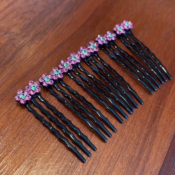 Pink flower barrettes (6-pack) - Picture 3 of 3
